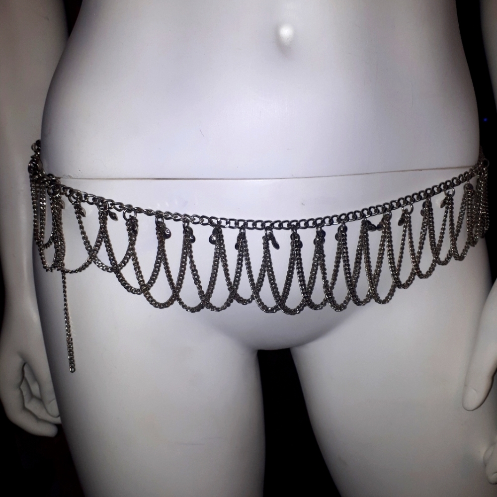 Vintage chain belt.
